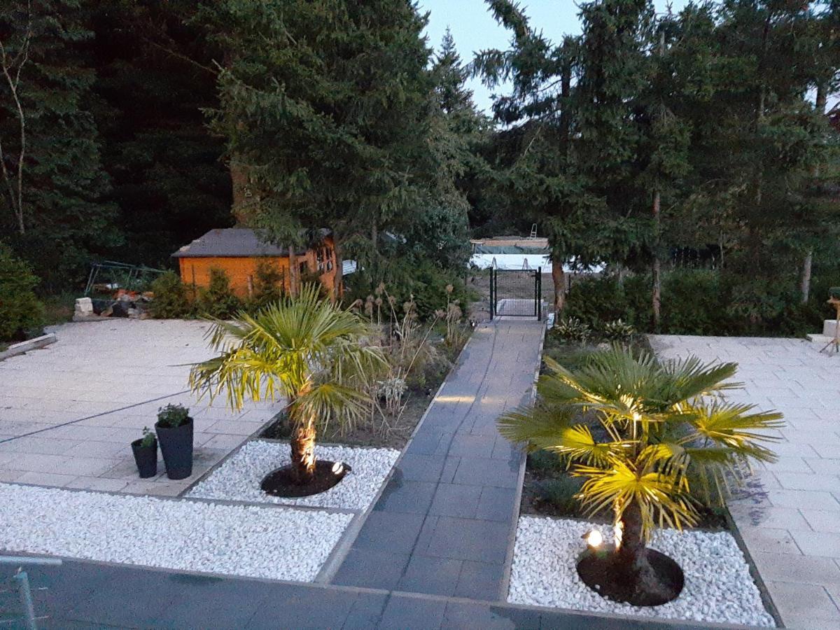 Design Apartment- 24H Self-Check-In - Bis 4 Pers - Parkplatz - Wifi - Balkon -Terrasse - In Direkter Weihernaehe - Radwege Schiffweiler ภายนอก รูปภาพ