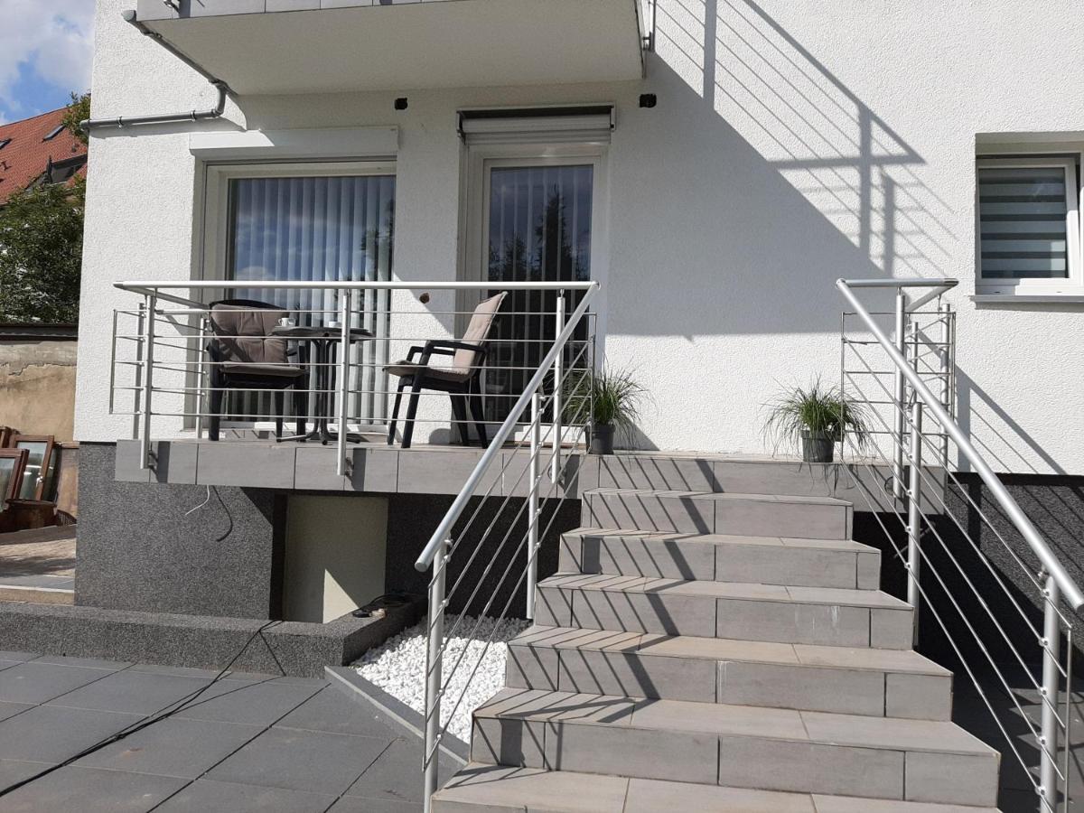 Design Apartment- 24H Self-Check-In - Bis 4 Pers - Parkplatz - Wifi - Balkon -Terrasse - In Direkter Weihernaehe - Radwege Schiffweiler ภายนอก รูปภาพ