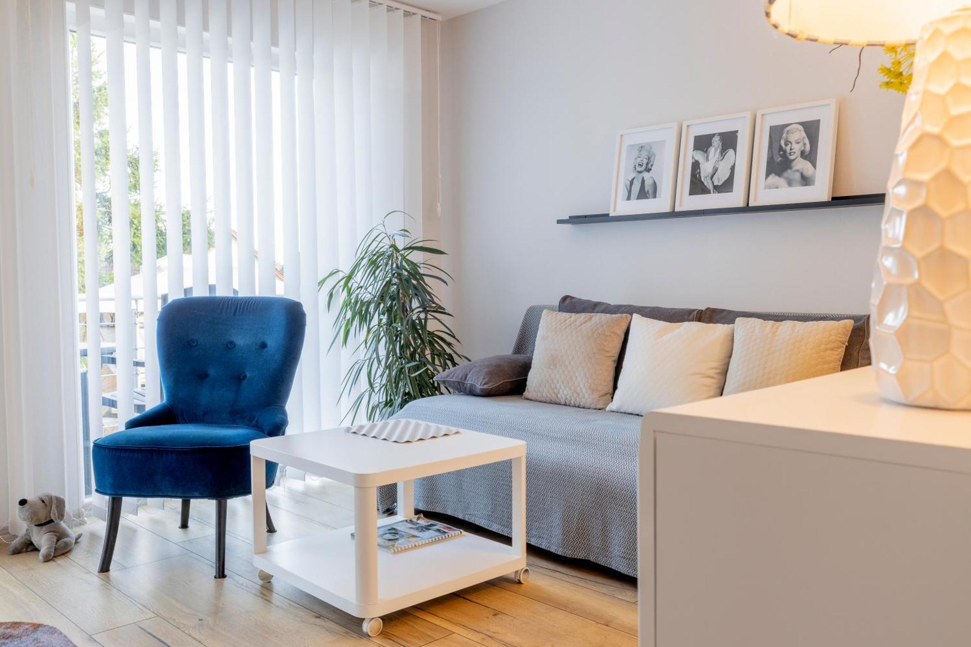 Design Apartment- 24H Self-Check-In - Bis 4 Pers - Parkplatz - Wifi - Balkon -Terrasse - In Direkter Weihernaehe - Radwege Schiffweiler ภายนอก รูปภาพ